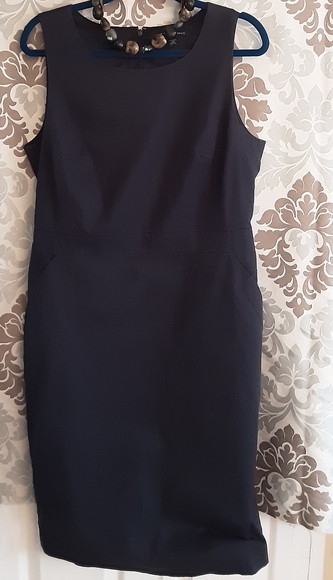 3/$30 Banana Republic Sheath Dress - Picture 1 of 5